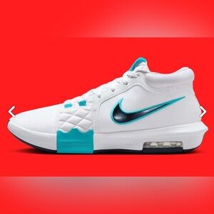 The Nike LeBron Witness 8 Sports “Dusty Cactus” Accents Size US7.5